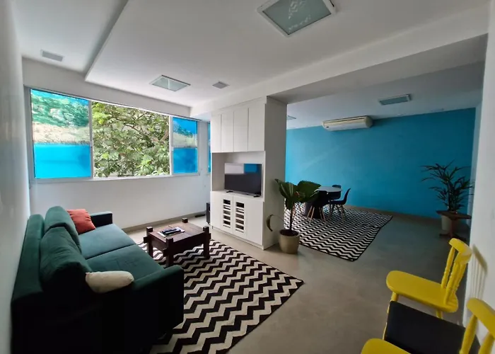 Apartamento No Leblon! Broad, Illuminated, Close To Everything!